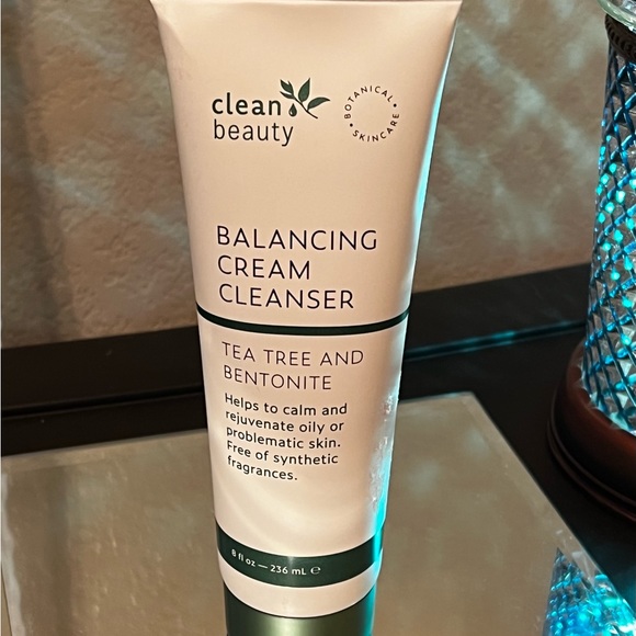 Clean Beauty BALANCING
CREAM CLEANSER TEA TREE AND BENTONITE brand new 8 oz - Picture 1 of 6